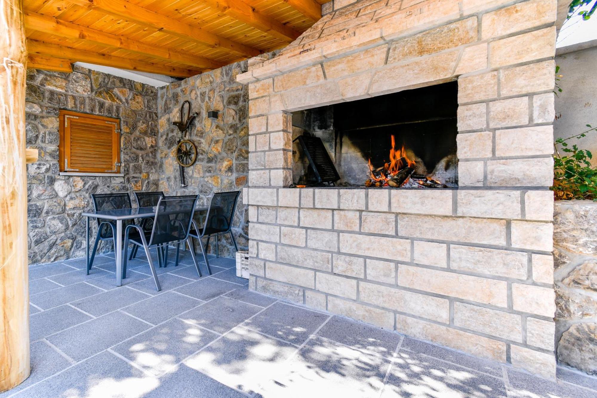 Apartman Lavanda Sa Bazenom I Okucnicom 4* Hreljin ภายนอก รูปภาพ