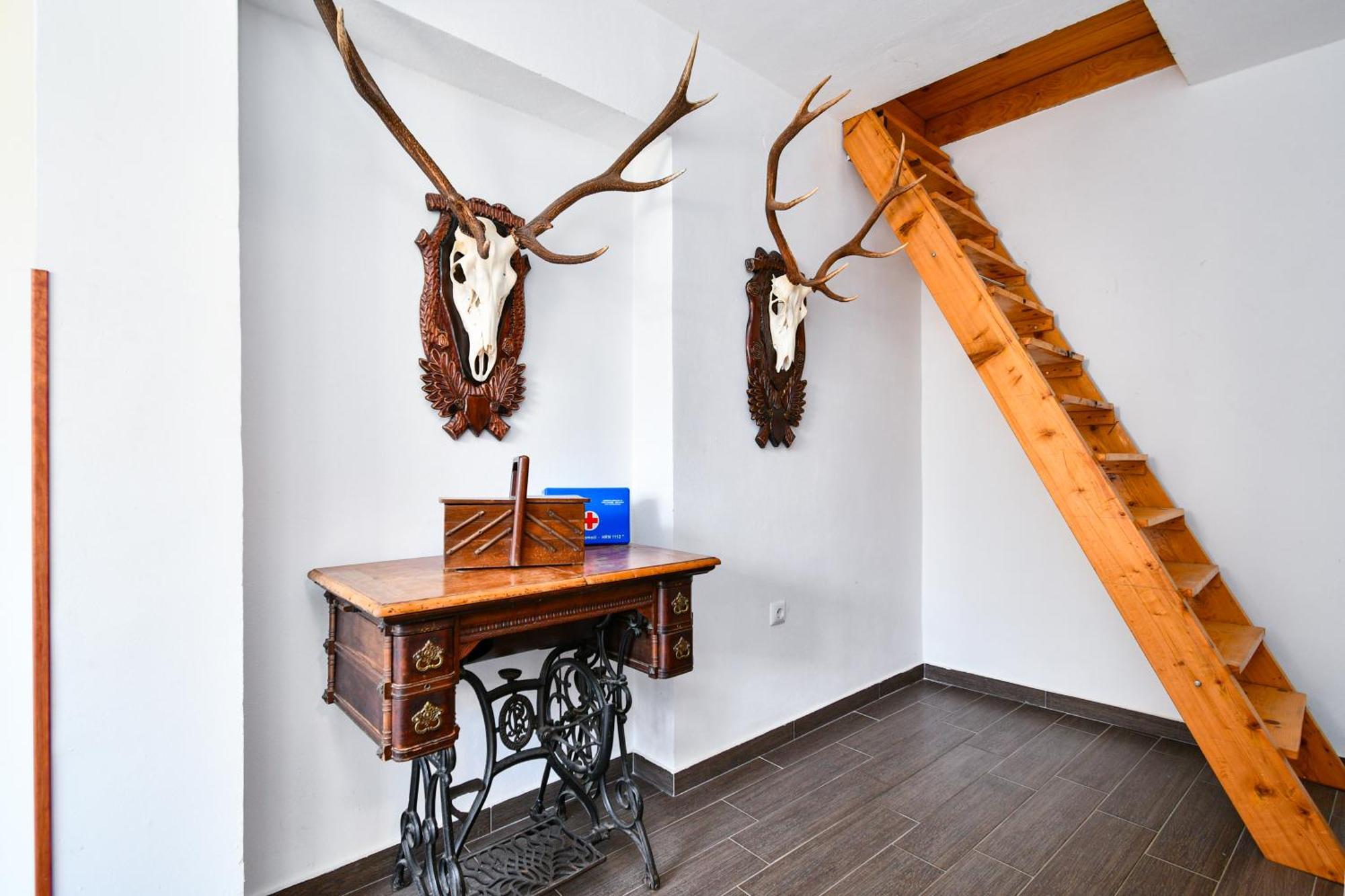 Apartman Lavanda Sa Bazenom I Okucnicom 4* Hreljin ภายนอก รูปภาพ